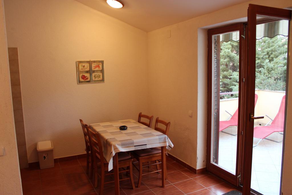 Apartments Marszalek Novalja Kamer foto