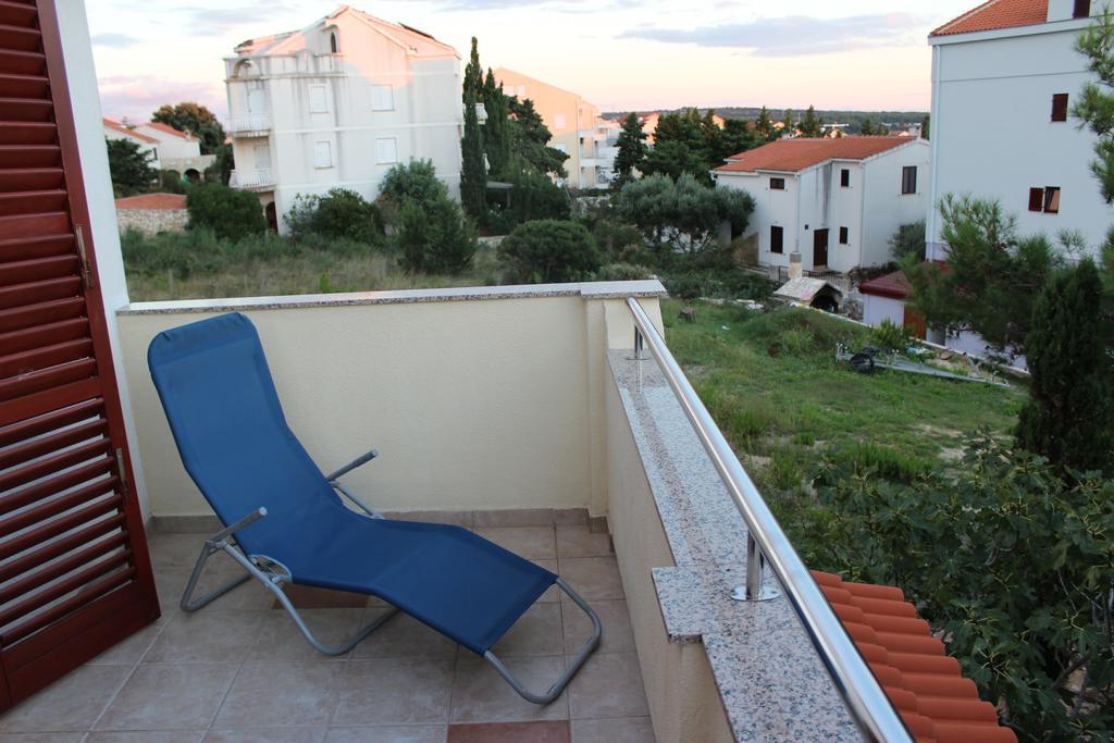Apartments Marszalek Novalja Kamer foto